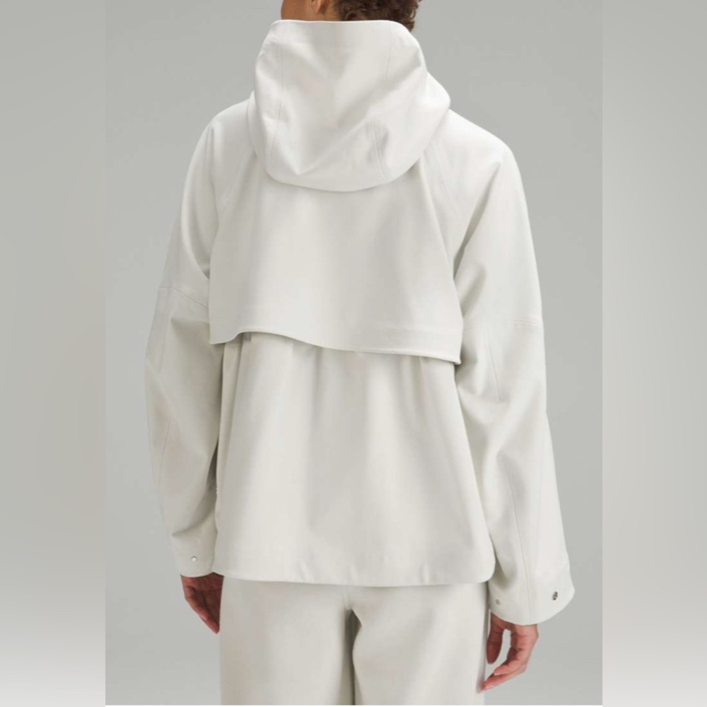 NWOT Lululemon RepelShell Cinch-Back Rain Jacket Bone - Picture 3 of 8